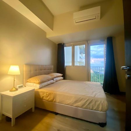 Park Mckinley West In Bgc Taguig Aparthotel Manila Exterior photo
