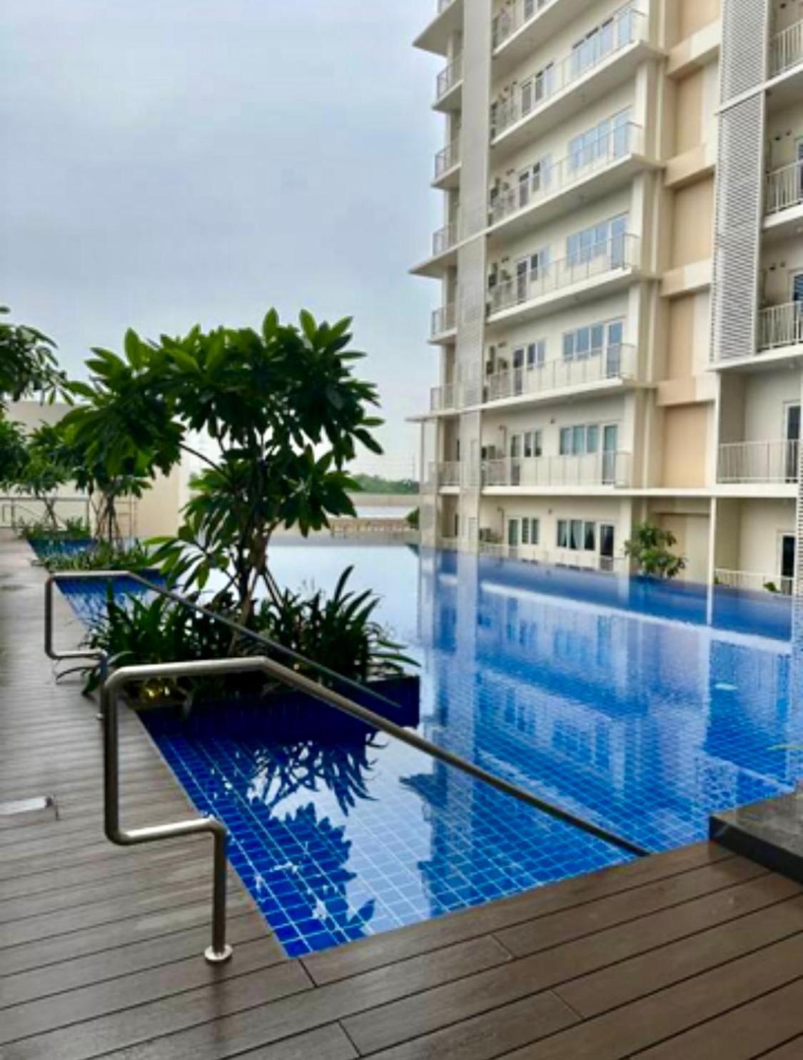Park Mckinley West In Bgc Taguig Aparthotel Manila Exterior photo